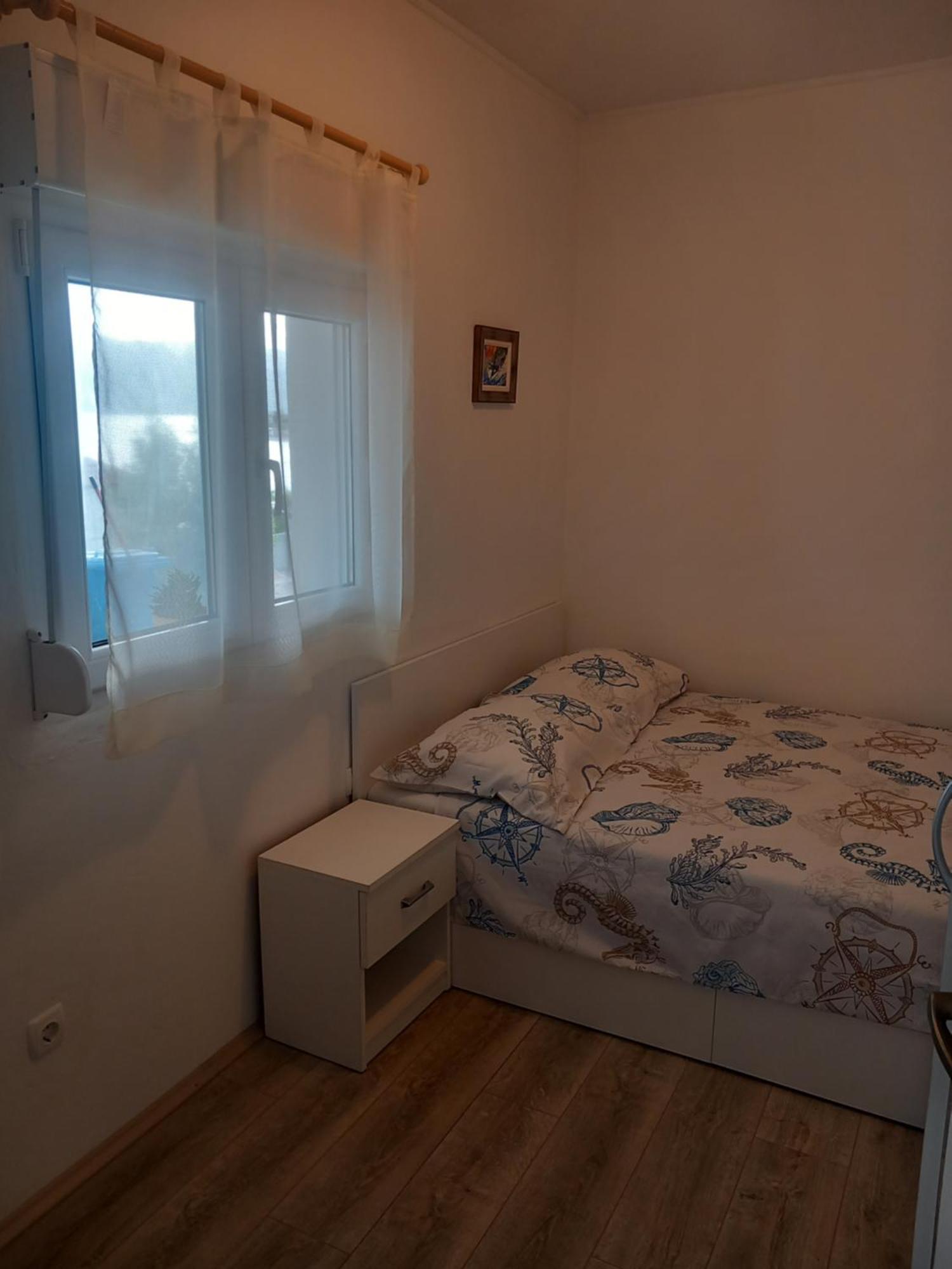 Apartman Iva Kuciste Rum bild