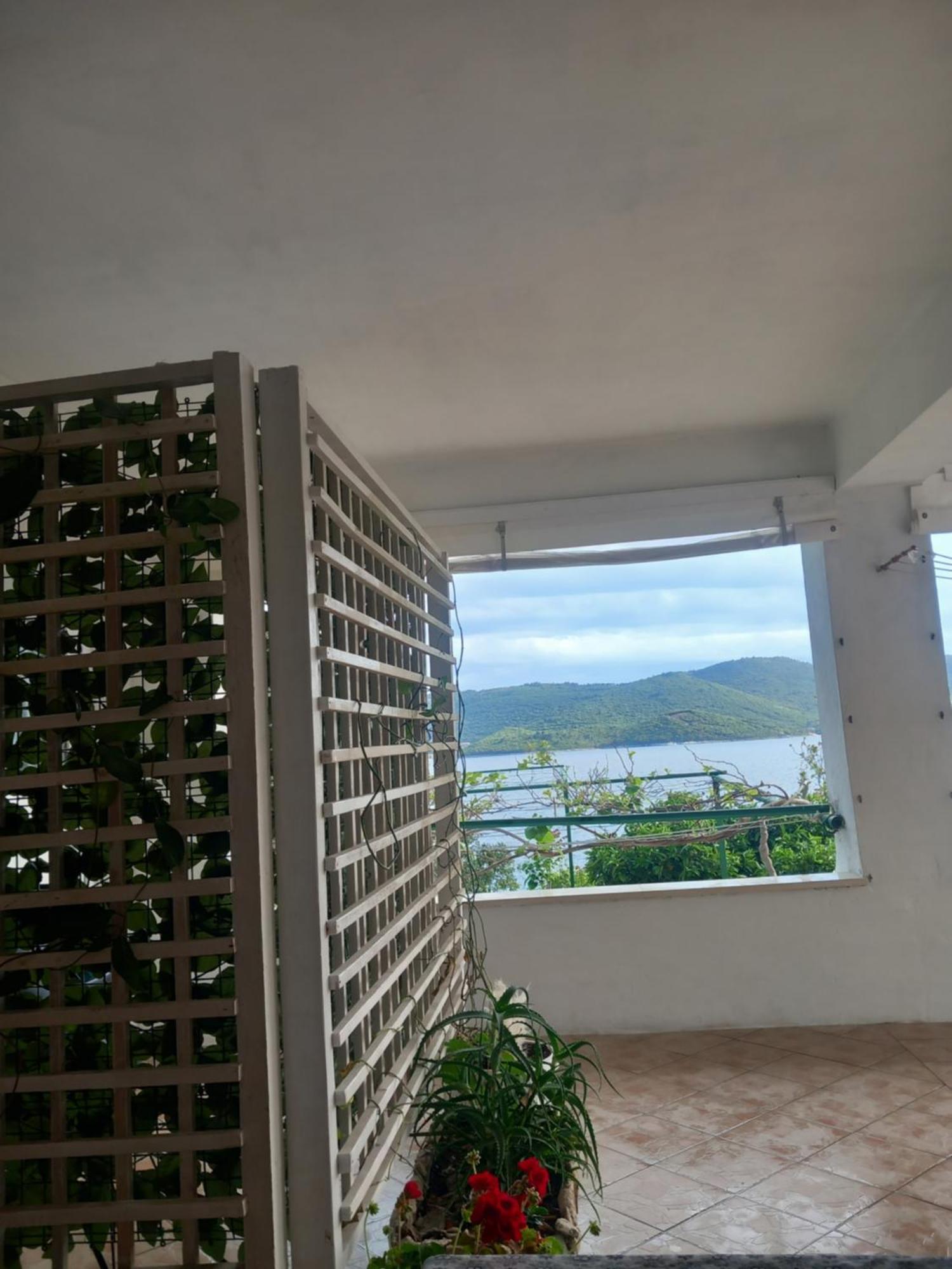Apartman Iva Kuciste Rum bild