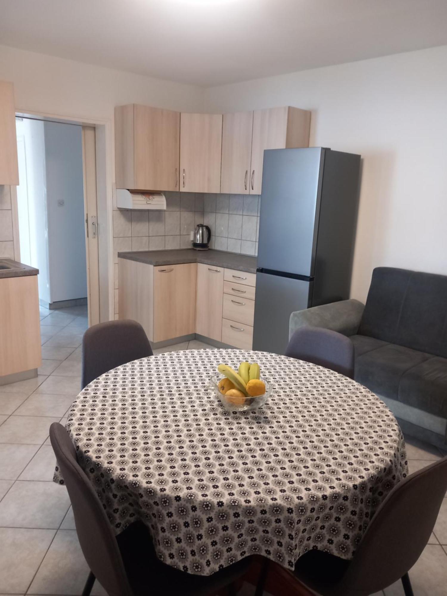 Apartman Iva Kuciste Rum bild
